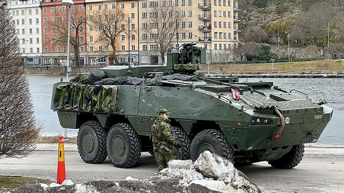 Almanya'nın 1000 adet Leopard 2 tipi ana muharebe tankı alımını değerlendirdiği iddia edildi