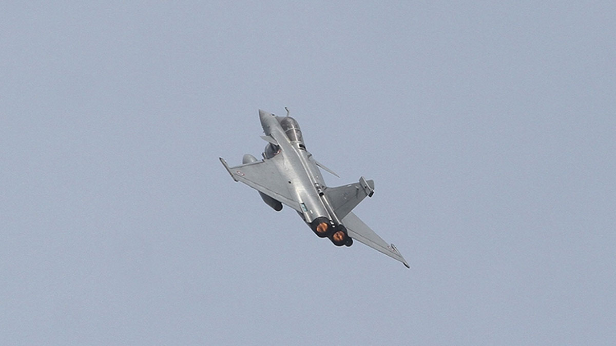 Fransa, Polonya üzerindeki NATO hava savunmasını güçlendirmek için Rafale savaş uçağı gönderiyor