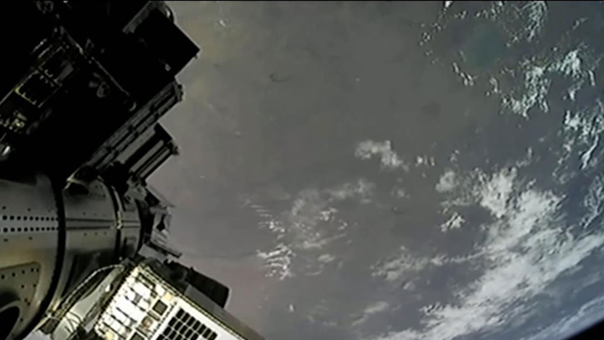 Hindistan "4 bin 400 kilogramlık en ağır haberleşme uydusunu" fırlattı