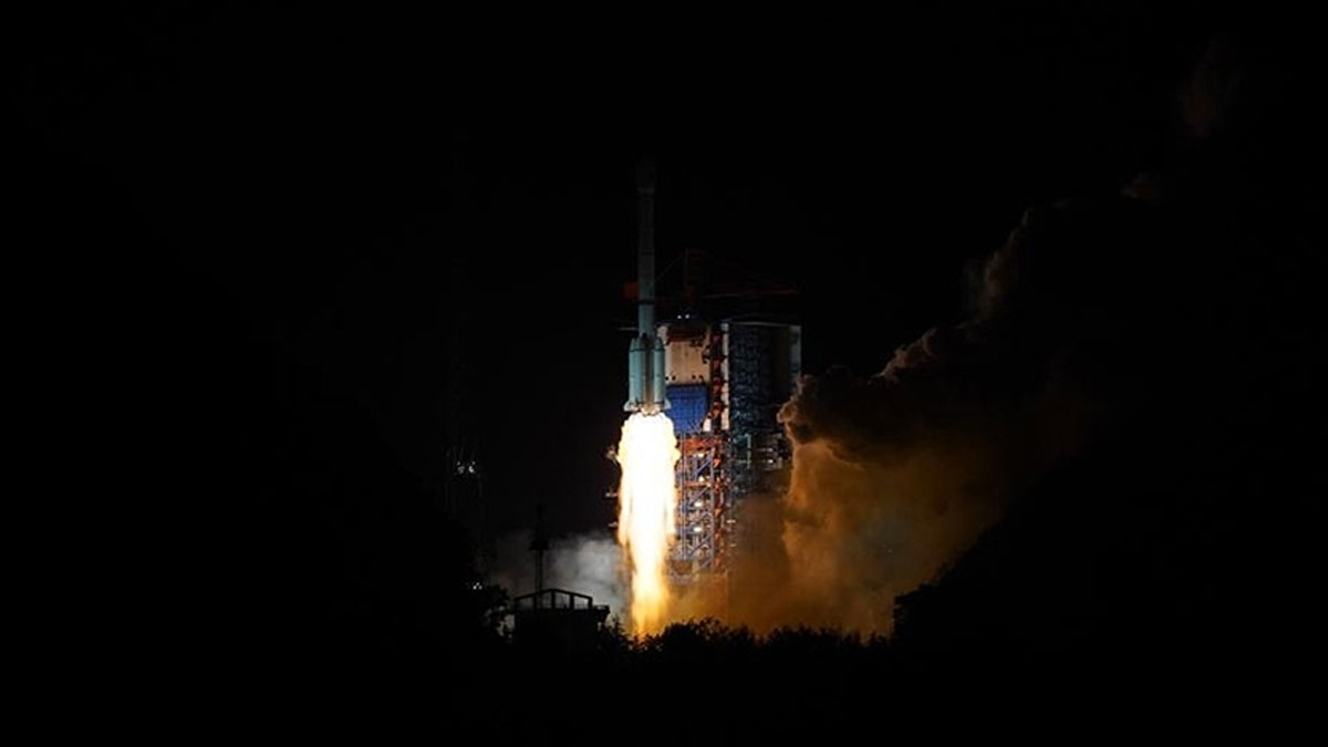 Çin "Guovang" ağının parçasını oluşturacak internet uydularının 13. grubunu fırlattı