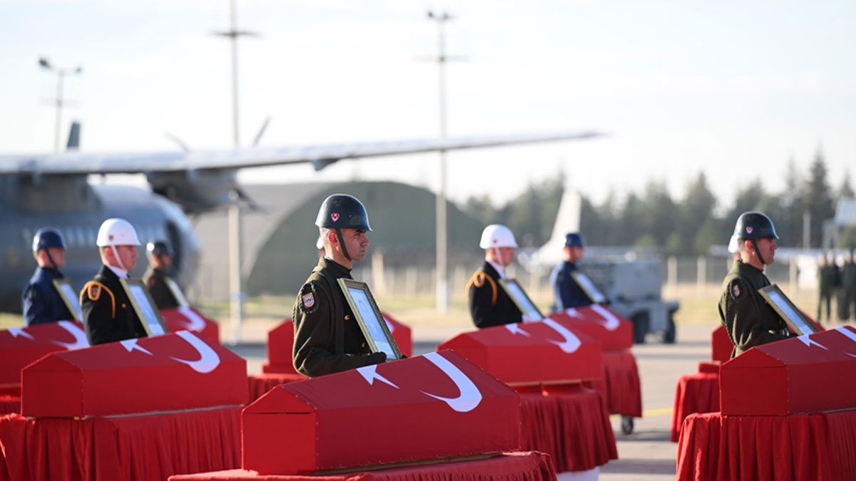 Şehitlerimizi uğurluyoruz