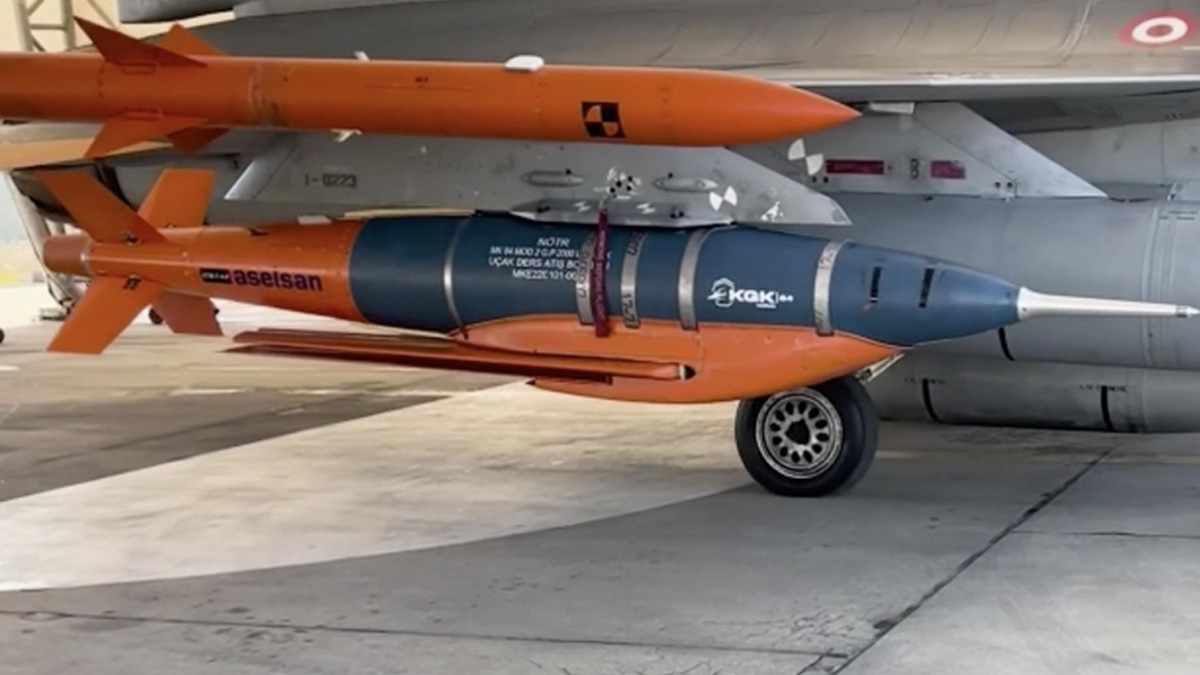ASELSAN'ın uzun menzilli kanatlı güdüm kitiyle ilk atış