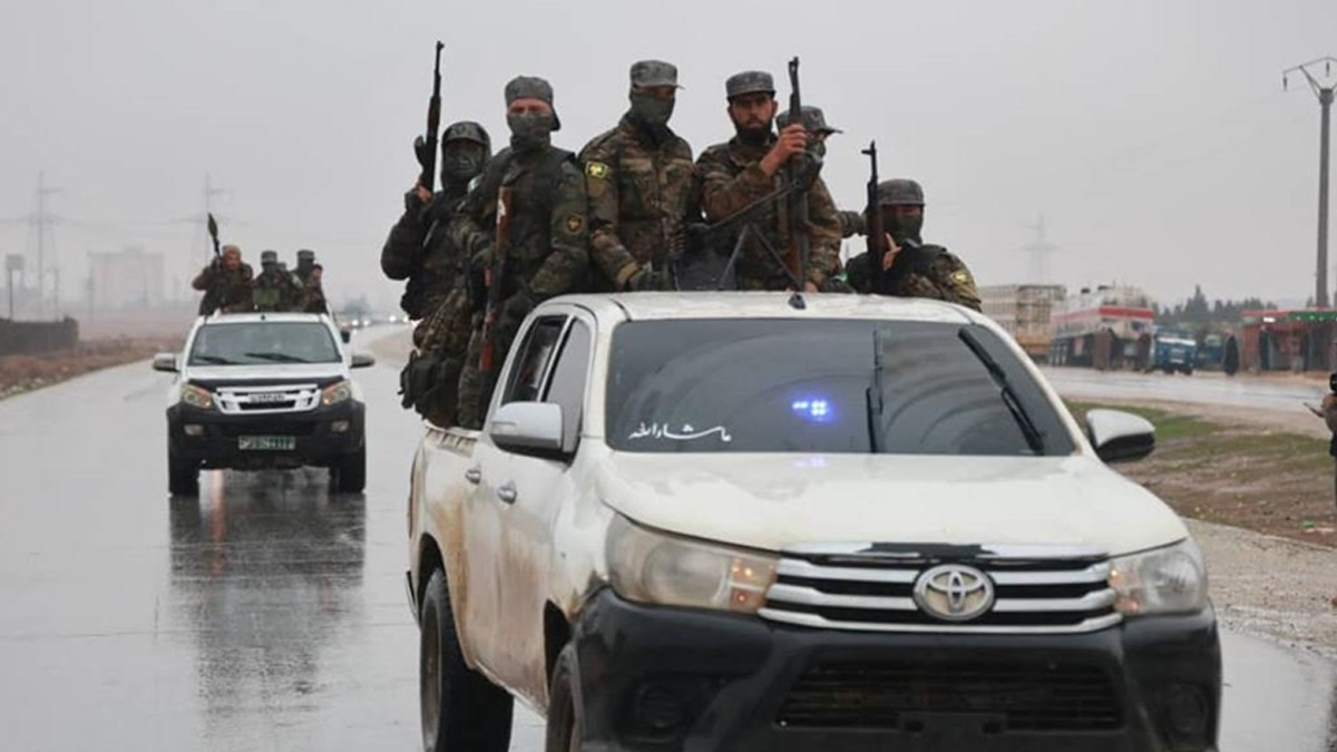 Suriye ordusu, Halep'in doğusundaki Meskene ve Deyr Hafir hattına takviye birlikler sevk etti