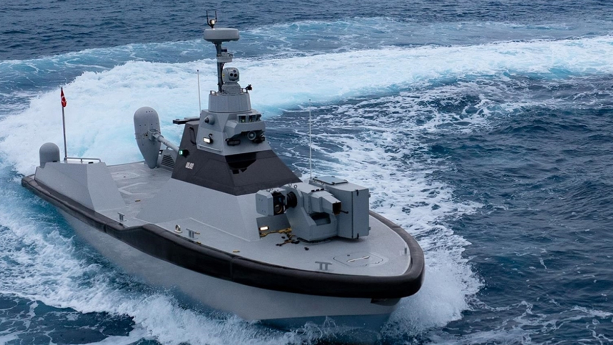 Türkiye'nin ilk silahlı insansız deniz aracı yerli silahıyla göreve başladı