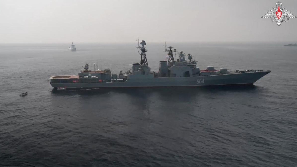 Putin, Rus gemilerine el koyma girişimlerine karşılık vermeyi emretti